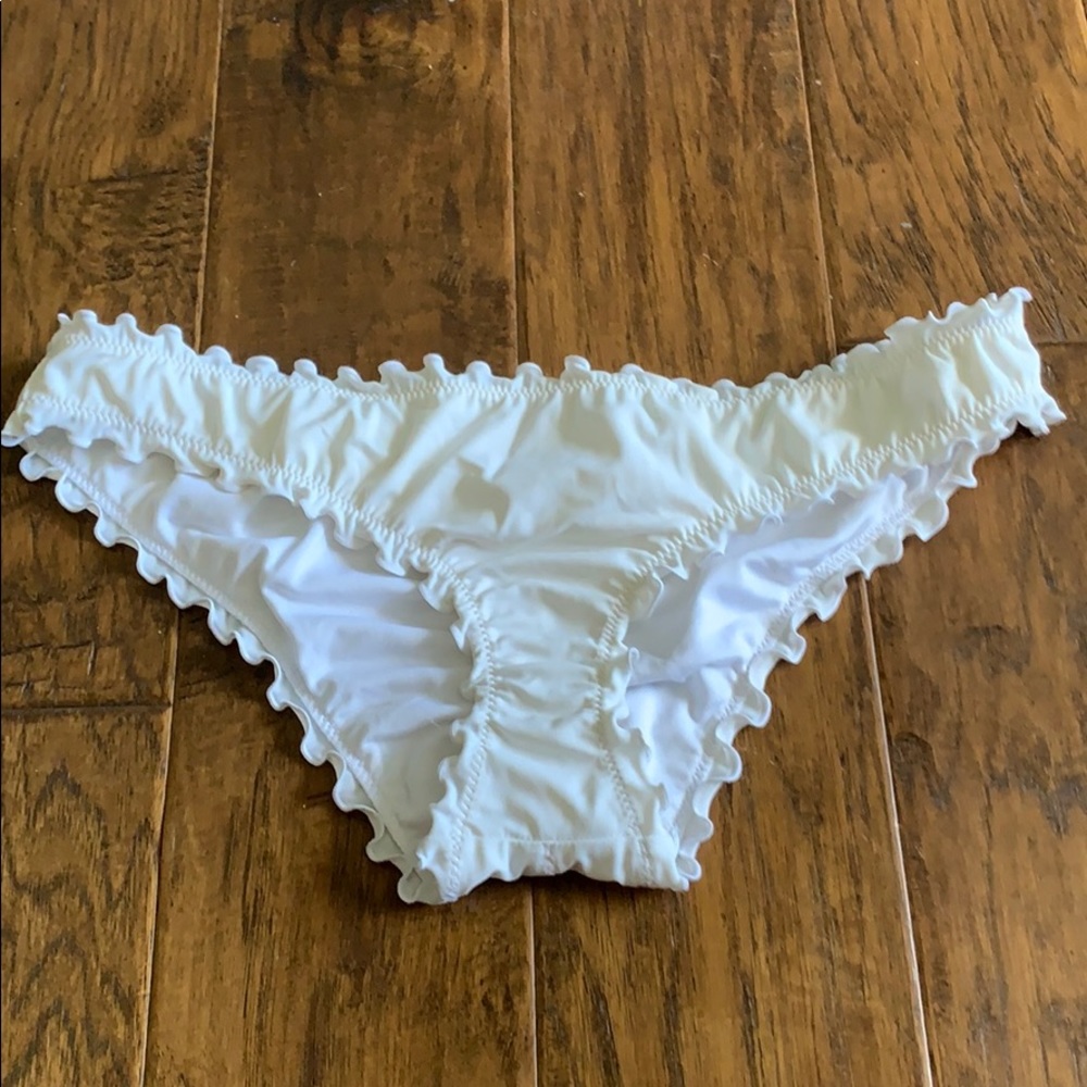 white ruffled bikini bottoms